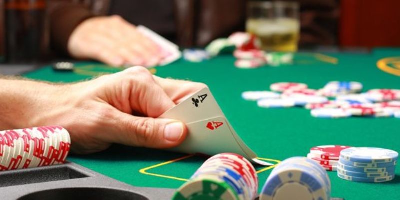 Luật lệ chơi bài Poker cơ bản tân thủ nên nắm rõ 